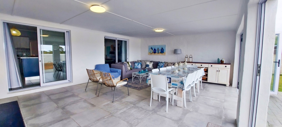 4 Bedroom Property for Sale in Struisbaai Western Cape